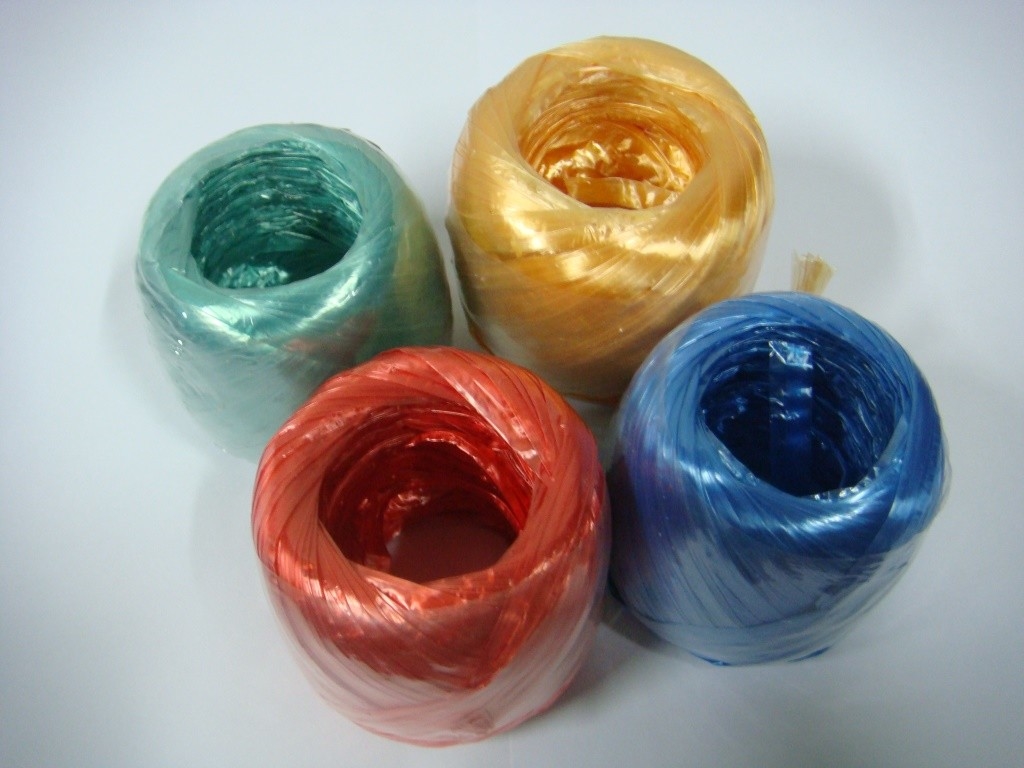 Plastic Packaging PP Raffia String , 80g Flat Film Raffia String Baler Twine